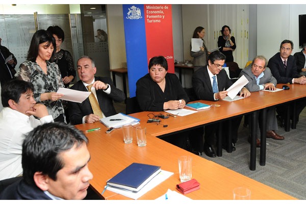 Mesa de trabajo de gremios y sindicatos pesqueros impulsada por Economía logra acuerdo 