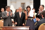 Ministro Longueira firma decreto que promulga la Ley de Sernac Financiero