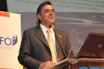 Ministro Longueira participa en graduación de 470 beneficiarios de Programa de Emprendimiento Local