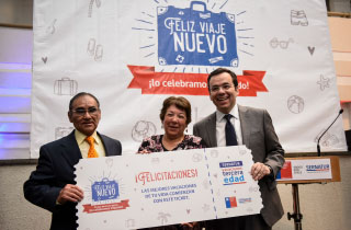 El Ministro de Economía, Fomento y Turismo, Luis Felipe Céspedes, junto a la Subsecretaria de Turismo, Javiera Montes, y la Directora Nacional (TP) de Sernatur, Marcela Cabezas, lanzan la 16° Temporada del programa “vacaciones Tercera Edad”.
El lanzamiento de esta nueva temporada se realizará con un evento denominado “Feliz Viaje Nuevo”, donde los asistentes podrán conocer las novedades que el programa social tiene para esta nueva temporada 2016-2017, y además podrán disfrutar de bailes, juegos, y concursos preparados especialmente para ellos.
Fotos: Oscar Ordenes - Ministerio de Economía