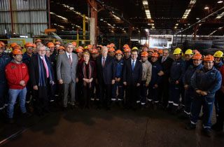 La Presidenta de la República, Michelle Bachelet, junto al Ministro de Economía, Fomento y Turismo, Luis Felipe Céspedes, el Ministro de Energía, Máximo Pacheco, y el vicepresidente ejecutivo de Corfo, Eduardo Bitran, visitan la empresa CINTAC, donde encabezan el Lanzamiento del Programa Nacional de Energía Solar, Transforma Solar, que busca impulsar la industria solar el Chile y diversificar la matriz energética.