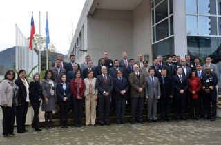 El Ministro de Economía, Fomento y Turismo, Luis Felipe Céspedes, participa de la jornada de apertura del encuentro “Gira Técnica de Cooperación Sur-Sur y Triangular para el Fortalecimiento de Capacidades y Medidas para Prevenir y Desalentar y Eliminar la Pesca Ilegal, No Declarada y No Reglamentada”.
En la oprtunidad estarán presentes el Subsecretario de Pesca, Pablo Berazaluce, el director de Sernapesca, Miguel Burgos; el representante regional de la FAO para América Latina y el Caribe, Julio Berdegué; y la representante adjunta Eve Crowley, más representantes de 11 países de América Latina.