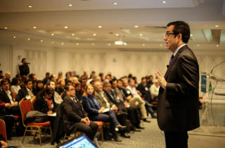 El Ministro de Economía, Fomento y Turismo, Luis Felipe Céspedes, expone en el seminario internacional “Tecnologías de frontera ¿Hacia dónde va la acuicultura?, organizado por el Programa Estratégico de Acuicultura y Pesca Sustentable y el Instituto Frauenhofer.
