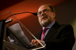 El Ministro de Economía, Fomento y Turismo, Jorge Rodríguez, interviene en el Encuentro Internacional de Centros de Desarrollo de Negocios, organizado por Sercotec y Cepal.
En la instancia pymes asesoradas por estos centros se reúnen con grandes empresas nacionales para concretar relaciones comerciales.