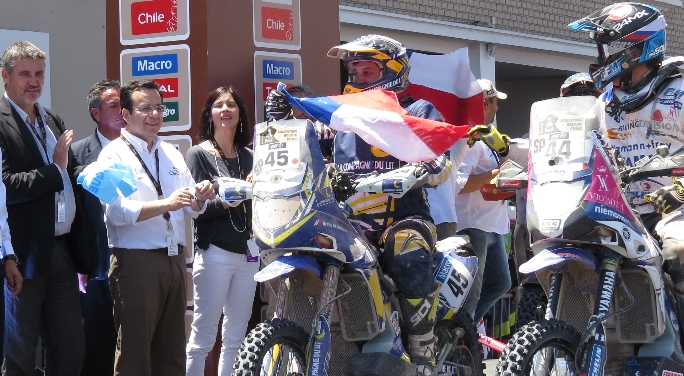 Ministro Céspedes valora positivo impacto del paso de Rally Dakar por Chile en el turismo y economías locales