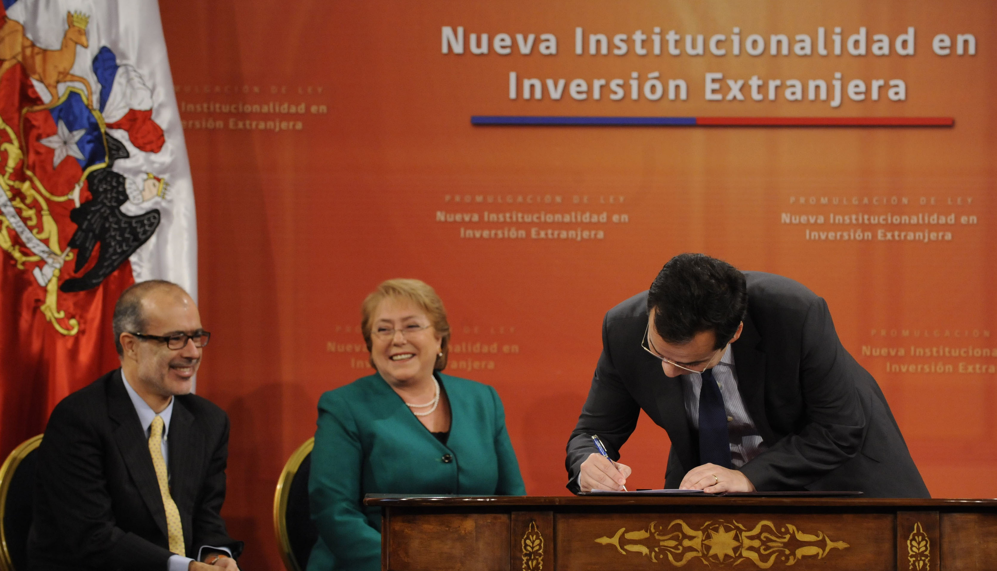 Presidenta Bachelet promulgó nueva Ley Marco para la Inversión Extranjera en Chile