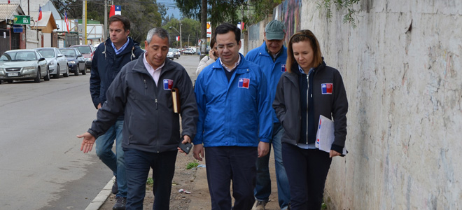 Ministro Céspedes realiza catastro a pequeños empresarios y pescadores afectados por terremoto y tsunami