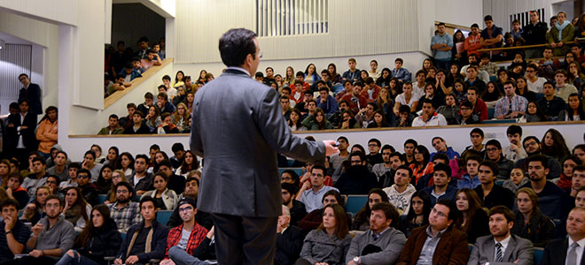 Titular de Economía hizo un llamado a la prudencia: “Tenemos una economía sana, pero se requiere levantar las confianzas en nuestra discusión pública”