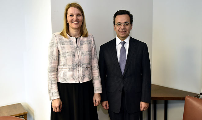 Ministro Céspedes se reúne con Secretaria General Adjunta de la OCDE
