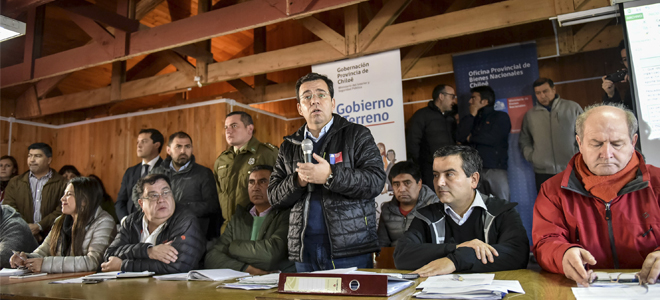 Ministro Coordinador visita Chiloé para cumplir los compromisos suscritos con pescadores artesanales afectados por Marea Roja