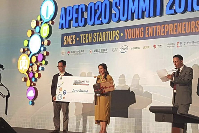 Fundación Chilenter obtiene reconocimiento en Cumbre APEC 020