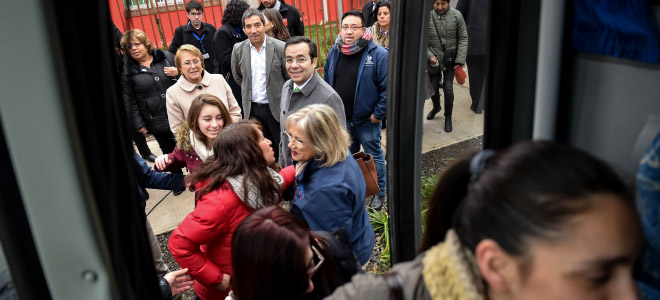 Presidenta Bachelet junto a Ministro Céspedes despiden a familias beneficiadas con el Programa “Turismo Familiar”