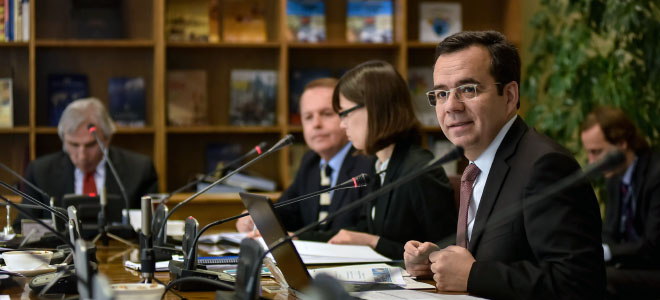 Ministro Céspedes presentó en el Congreso el presupuesto 2017: Crecimiento de 4,1% permitirá consolidar la Agenda de Productividad