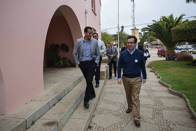 Ministro Céspedes se reúne con alcaldes del Litoral Central para sumar apoyo al Censo 2017