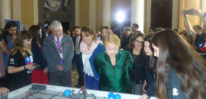 Presidenta Bachelet destacó potencial de las mujeres en conmemoración del Día Mundial de las Niñas en Tecnologías