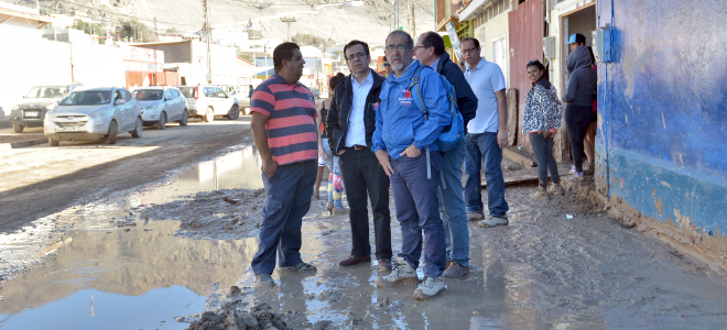 Ministro Céspedes visita Atacama y delinea acciones a seguir tras temporales