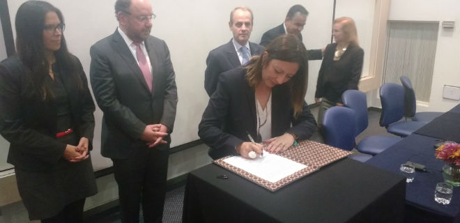 Subsecretaria Natalia Piergentili firmó acuerdo Público Privado que ayudará a aumentar participación laboral femenina