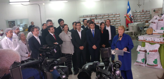 Subsecretaria de Economía acompañó a Pdta Bachelet en recorrido por exportadora de nueces en el marco de lazos comerciales con China