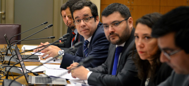 Comisión de Constitución aprueba facultades normativas para un Sernac más fortalecido