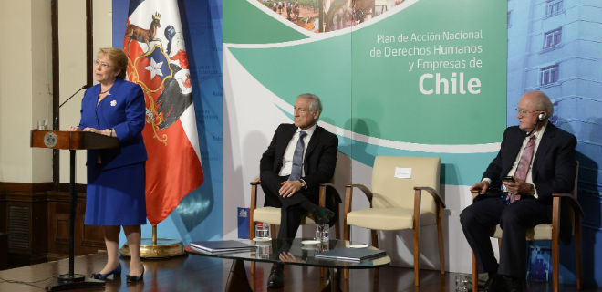 Presidenta Michelle Bachelet recibe Plan de Acción Nacional de Derechos Humanos y Empresa