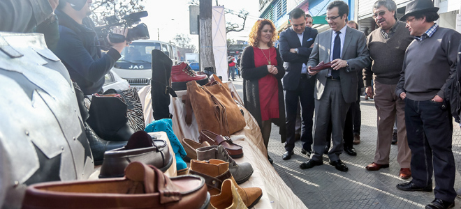 Titular de Economía inaugura la “nueva cara” del tradicional Barrio Victoria para revitalizarlo