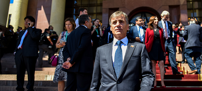José Ramón Valente asume como Ministro de Economía, Fomento y Turismo