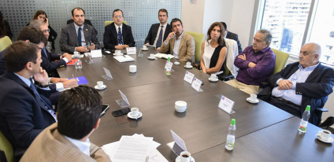 Subsecretario de Economía se reúne con gremios de pymes y representantes de Walmart Chile para lograr consensos sobre políticas de Pago Oportuno