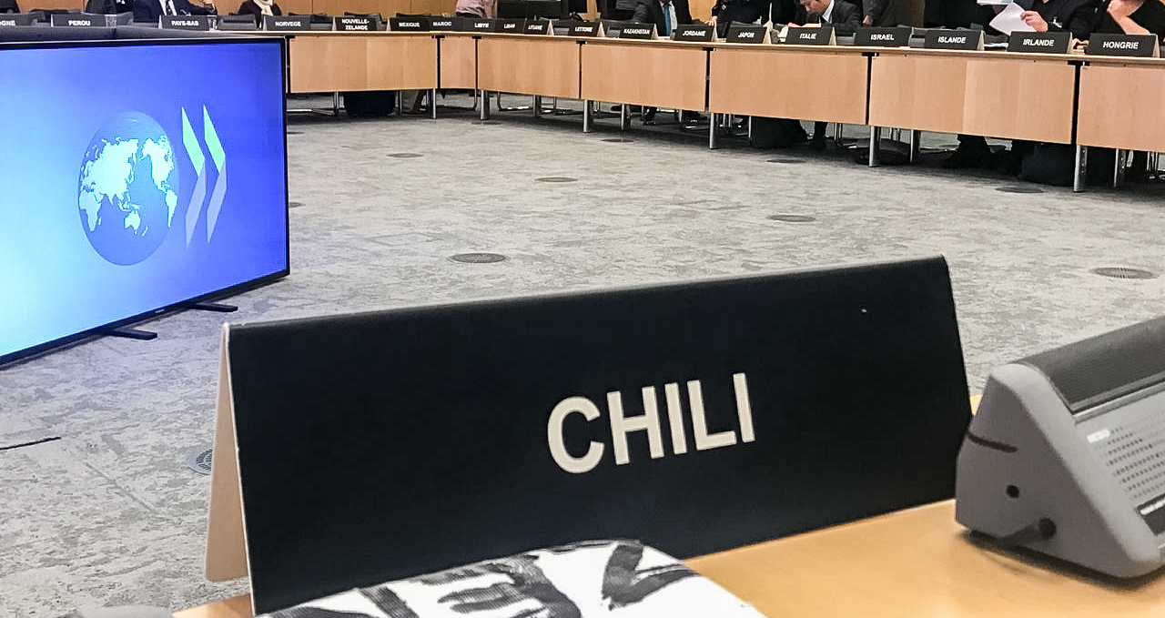 Con gira por Europa Ministro Valente busca atraer inversiones a Chile