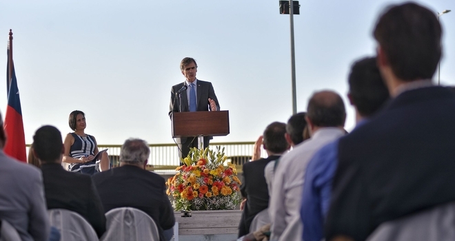 Ministro Valente participa en la inauguración del centro comercial Costanera Arica