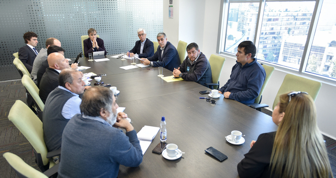 Ministro Valente sostiene positiva reunión con representantes de trabajadores de la pesca industrial de la región del Biobío