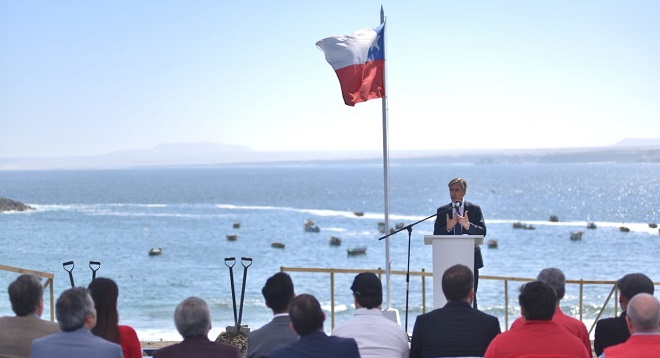 Ministro Valente participa en inicio de obras de nueva playa artificial y caleta de pescadores ‘La Chimba’