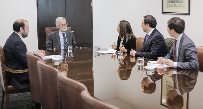 Ministro de Economía, Juan Andrés Fontaine, se reúne con la directora de INAPI, Loreto Bresky