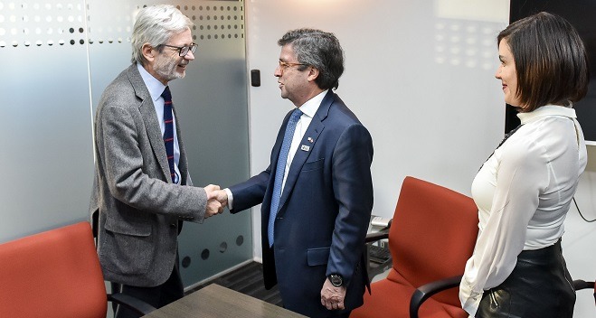 Ministro Fontaine se reunió con el presidente del Banco Interamericano de Desarrollo