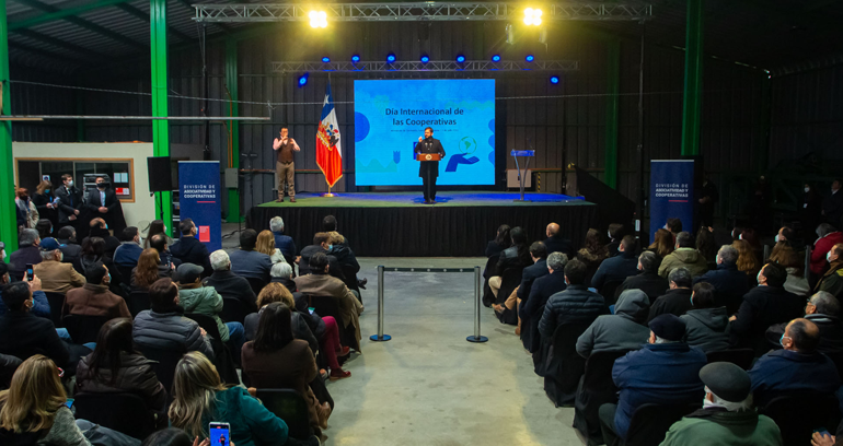 Presidente de la República, junto a Ministro de Economía, conmemoraron el Día Internacional de las Cooperativas