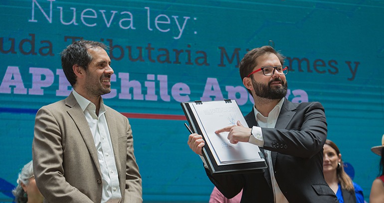 Presidente de la República, Gabriel Boric Font, en promulgación de ley Alivio Deuda Tributaria y Fogape Chile Apoya: “Estamos conscientes de que las empresas de menor tamaño son las fuentes que movilizan a Chile”