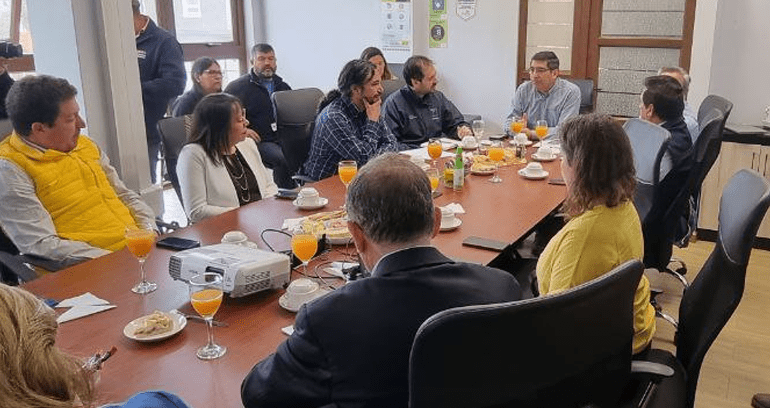 Ministro Grau lidera reunión con alcaldes y parlamentarios de La Araucanía para avanzar en un catastro productivo y articular las medidas para la reactivación económica de la zona