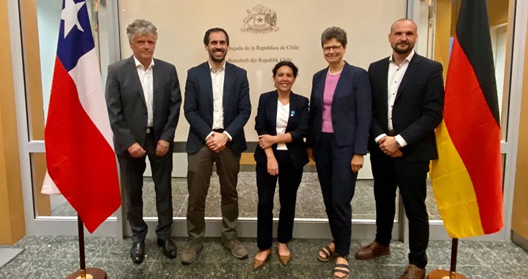 Ministro de Economía inicia intensa agenda de promoción de inversiones en Alemania