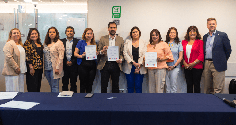 Subpesca y ChileValora firman convenio para certificar a trabajadoras de las actividades conexas de la pesca artesanal