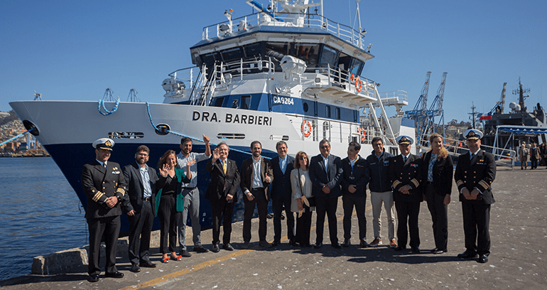 Ministro Grau y subsecretario Salas encabezan ceremonia de inicio de operaciones del buque de investigación pesquera y oceanográfica “Dra. Barbieri”