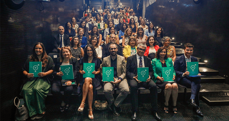 VI Reporte de Indicadores de Género en las Empresas en Chile: directoras aumentan 7,7% entre 2023 y 2024
