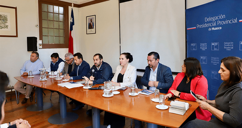 Ministro de Economía visita región de Atacama para reforzar actividades productivas locales