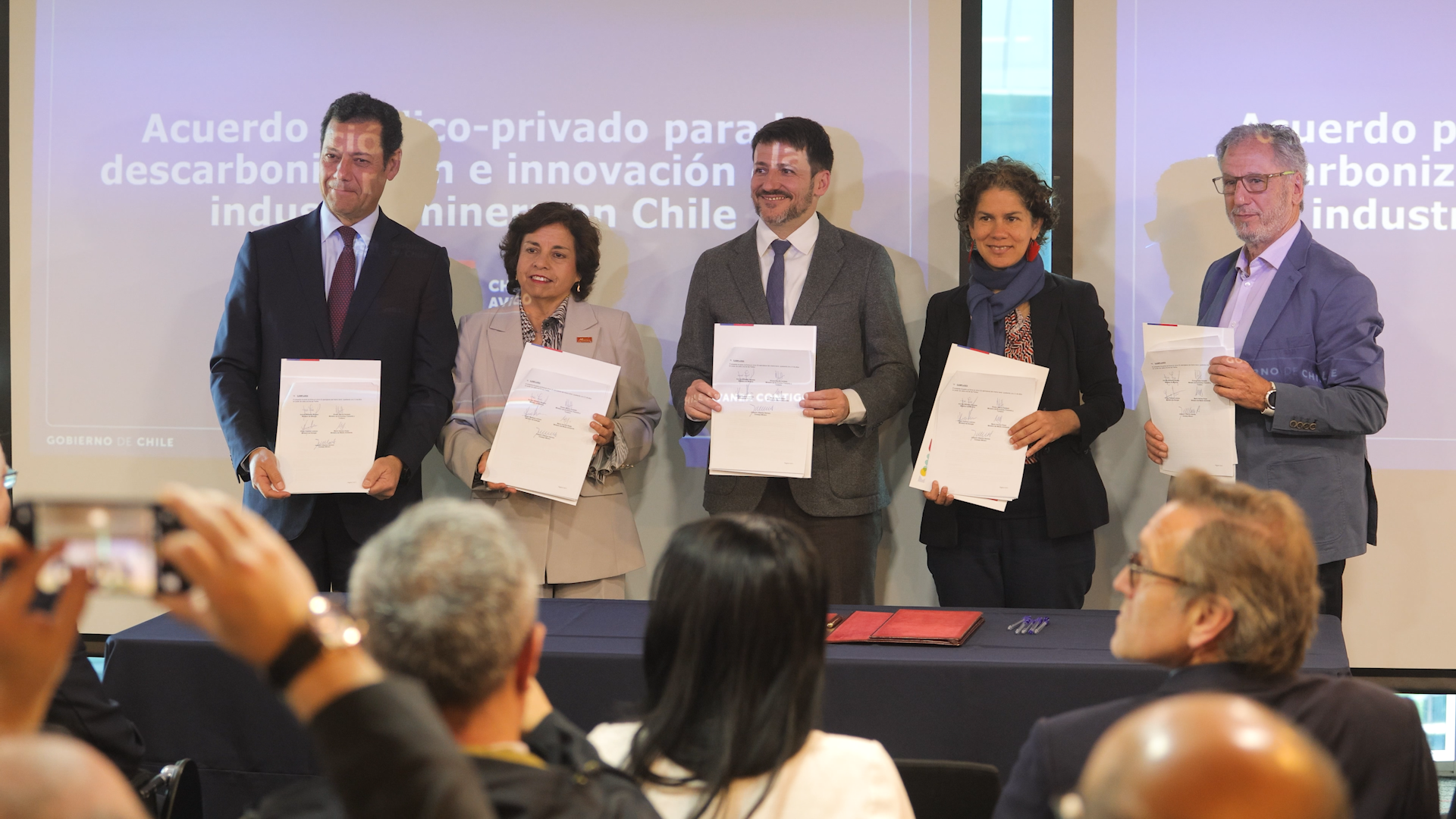 Gobierno y sector privado suscriben acuerdo para la descarbonización de la minería en Chile