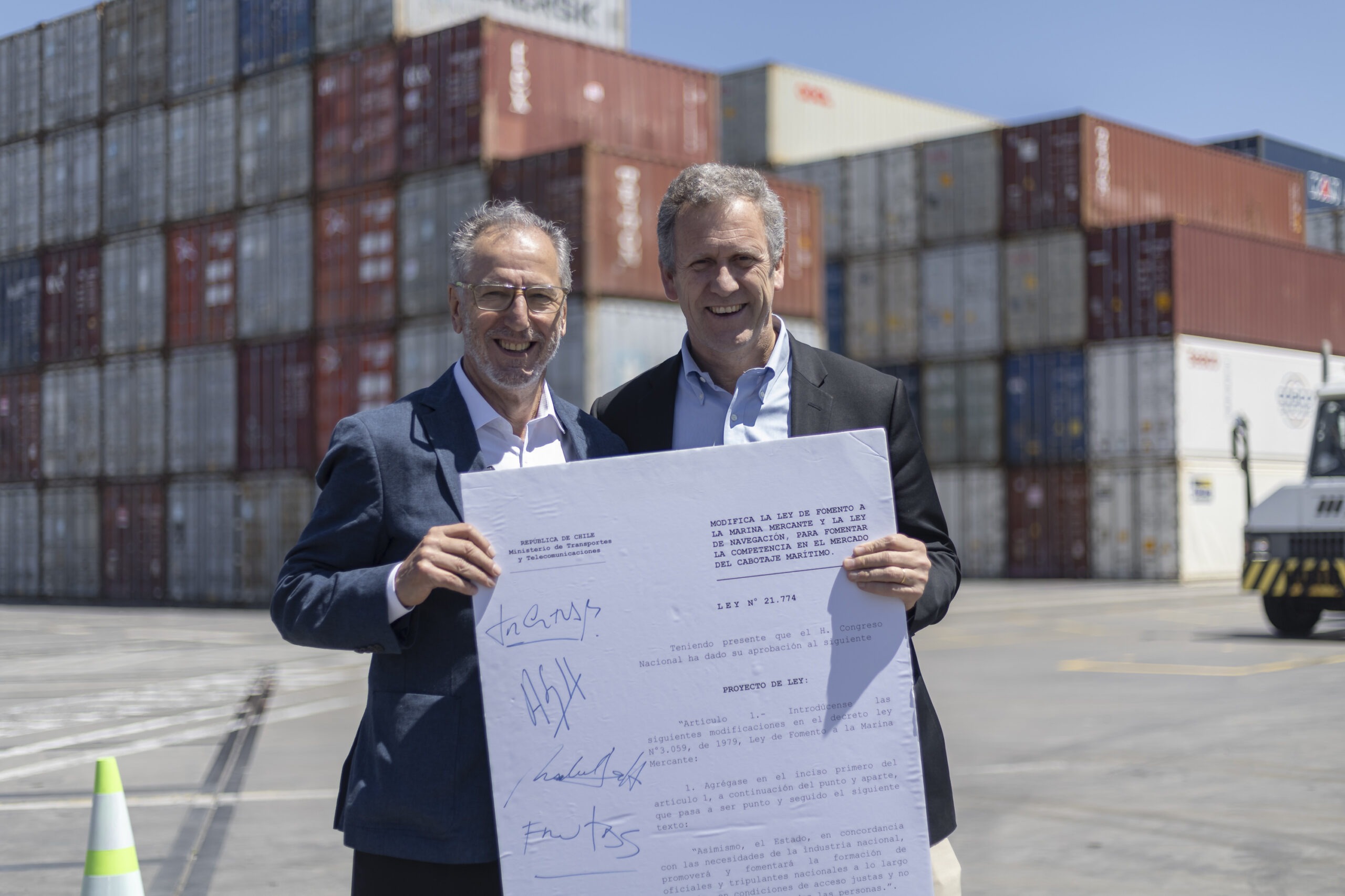 Ministerios de Transportes y Economía celebran histórica pronta entrada en vigencia de Ley de Cabotaje