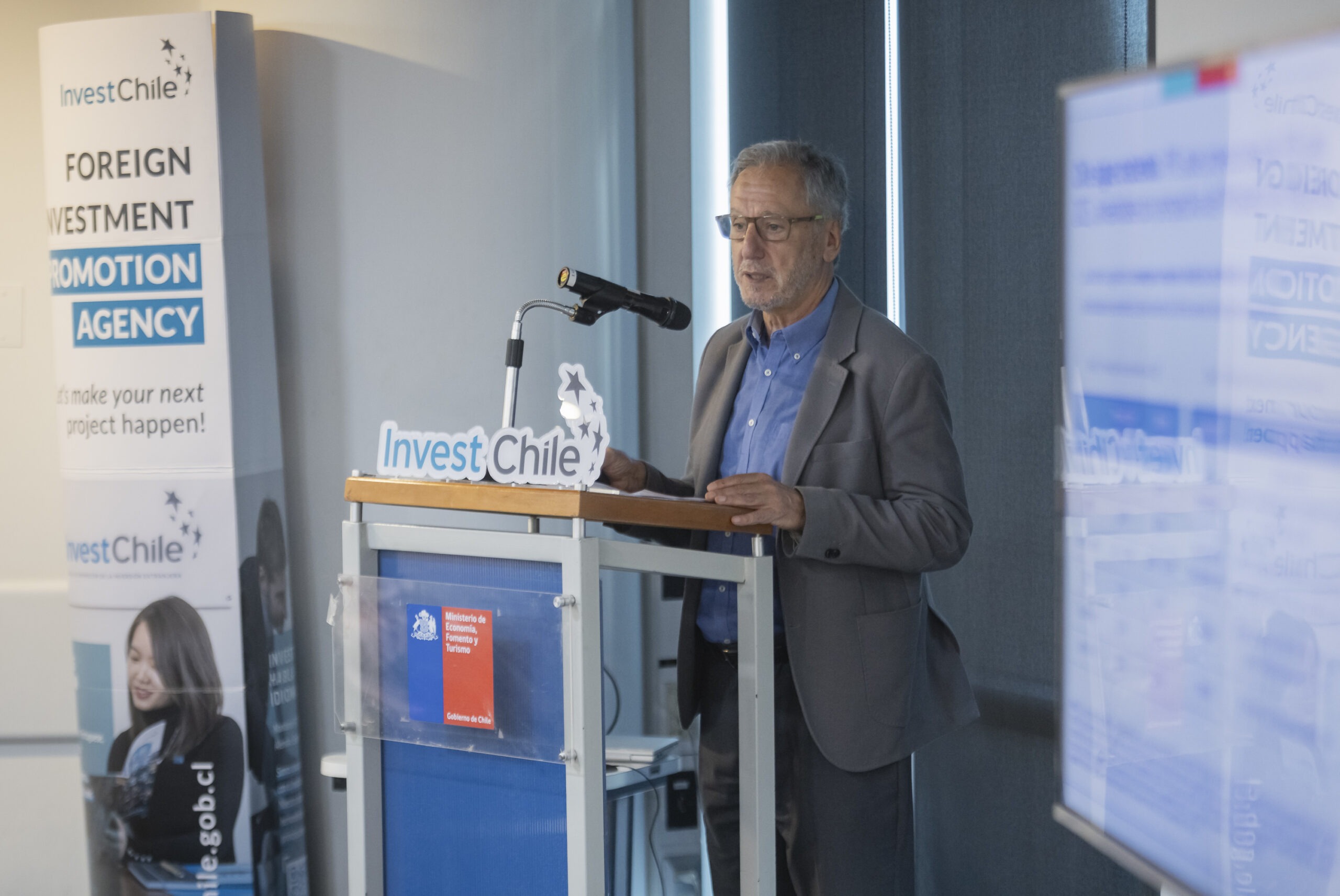 Biministro García presenta Ley de Permisos Sectoriales a representantes de cámaras binacionales