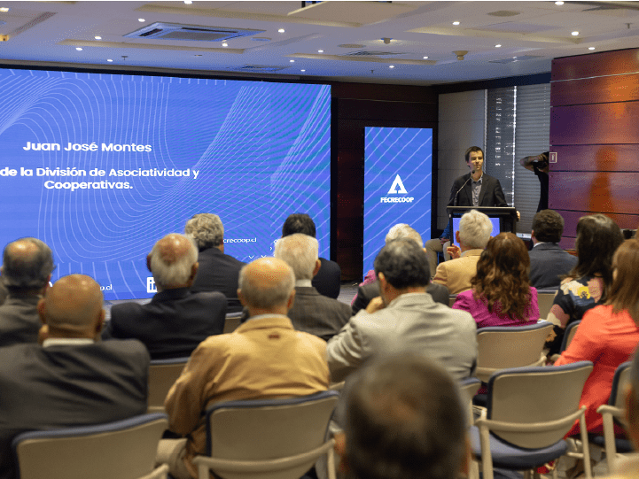 División de Asociatividad y Cooperativas asistió al aniversario de Fecrecoop