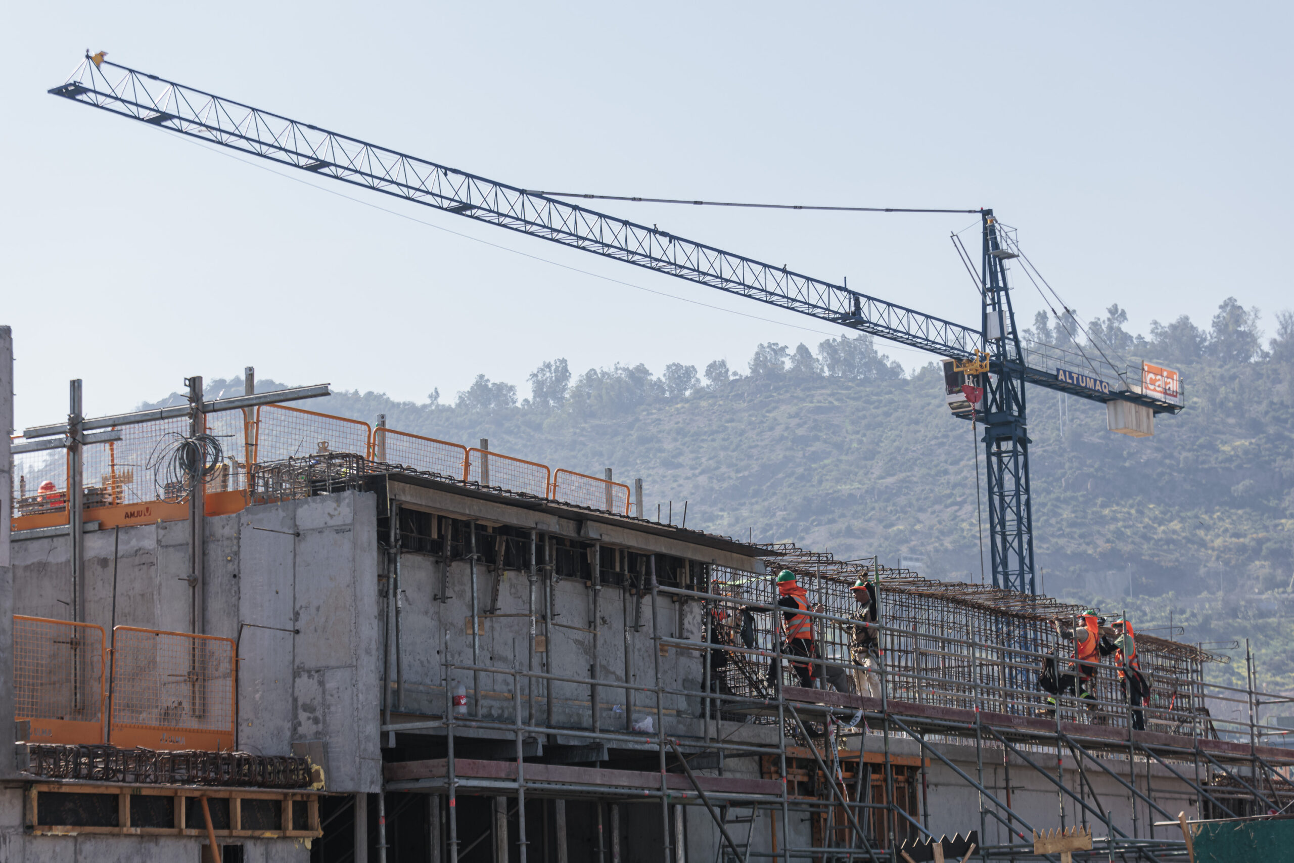 Nuevo paso de Ley de Autorizaciones Sectoriales: dictan Decreto Exento para supervisar proceso de 7 instituciones clave en entrega de permisos