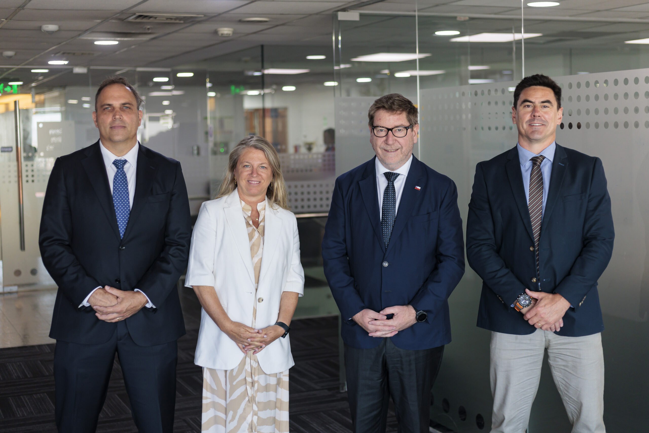 Daniel Mas asume como ministro de Economía, junto con los subsecretarios Karlfranz Koehler, María Paz Lagos y Osvaldo Urrutia