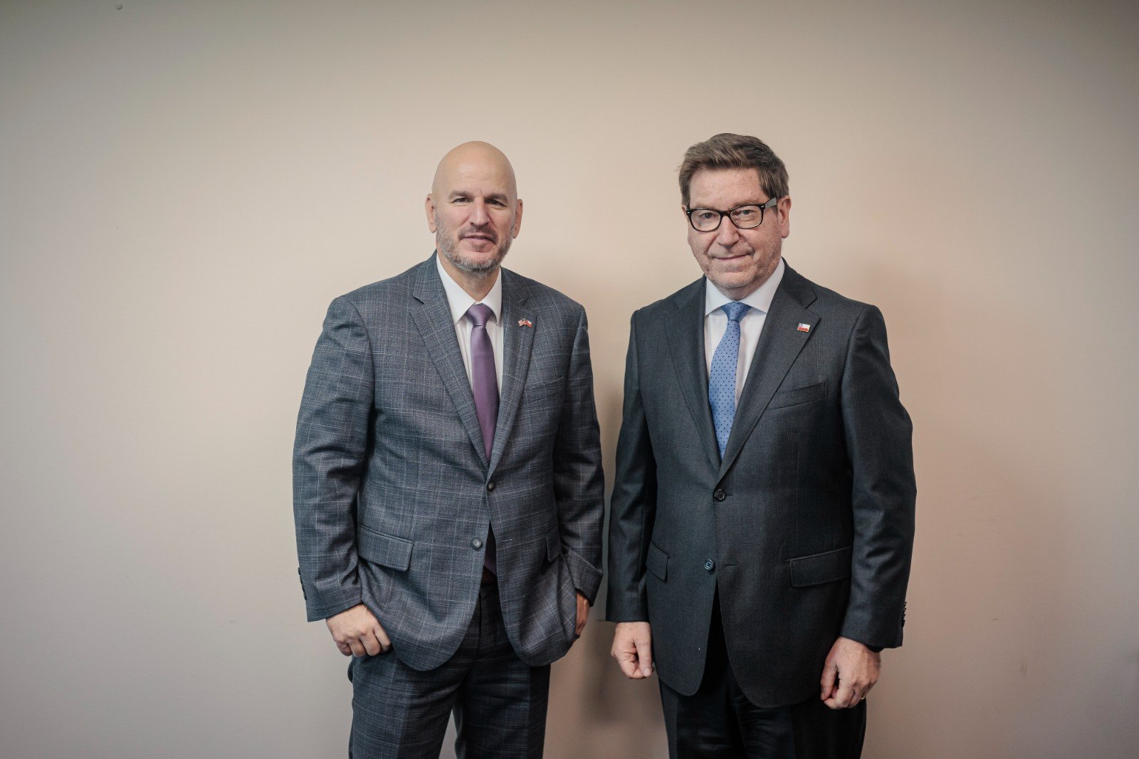 Biministro Mas recibe al embajador de Estados Unidos en Chile