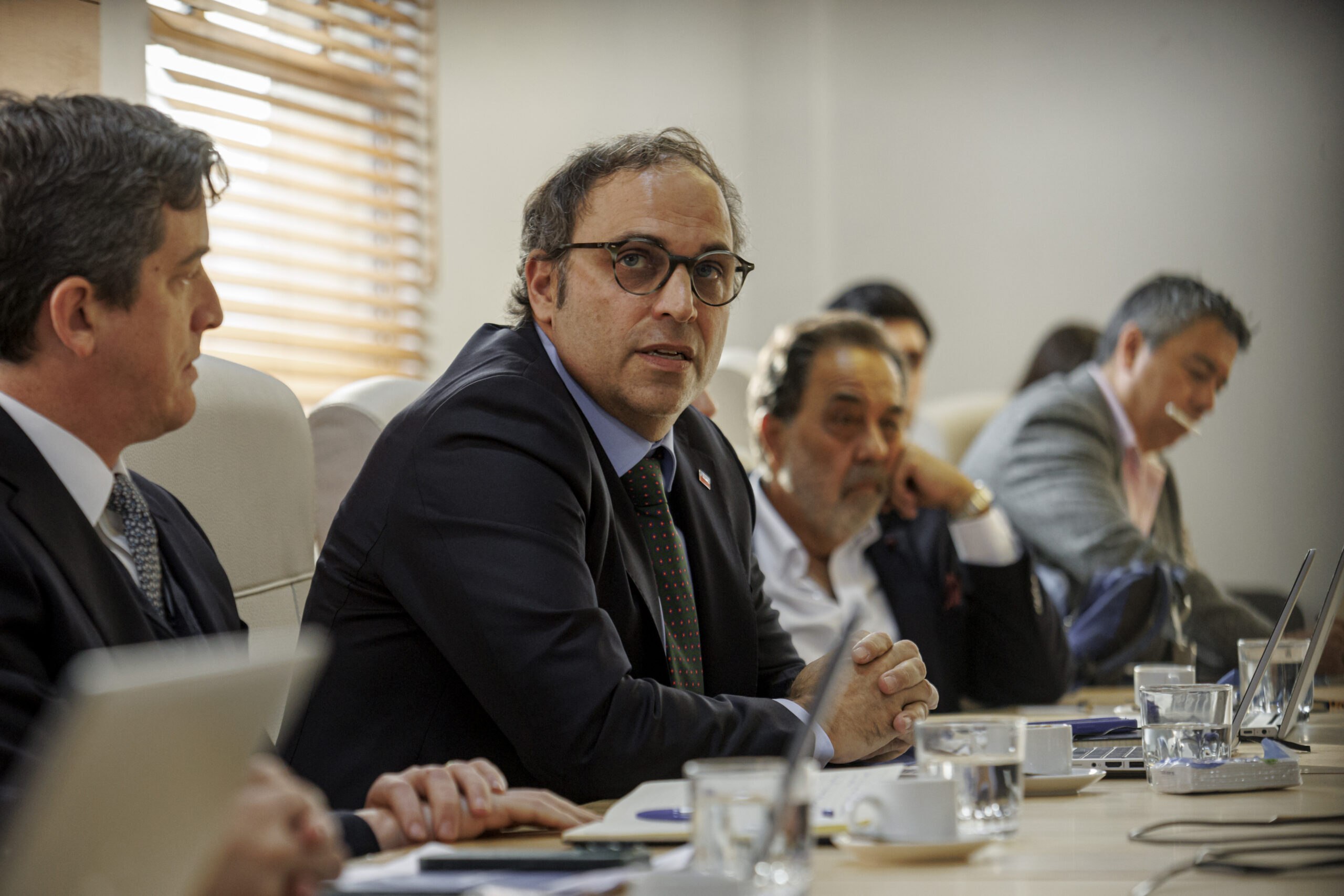 Ministerios de Hacienda y Economía instalan mesa de trabajo con gremios MiPymes para buscar mejoras tributarias y regulatorias