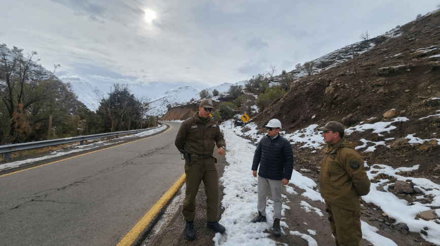Autoridades anuncian medidas para fortalecer la seguridad en la ruta a Farellones